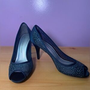 Navy Blue Adrianna Papell sequin mesh kitten heels in women’s size 9.5 💙